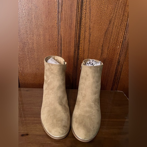 Brand New Lane Bryant Taupe Suede Ankle Boot (Brand New) - Picture 7 of 16